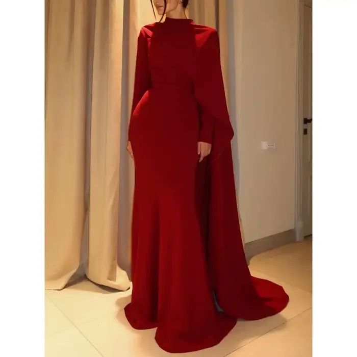 Robe de soirée rouge élégante col haut manches longues silhouette sirène pour bal et événements spéciaux