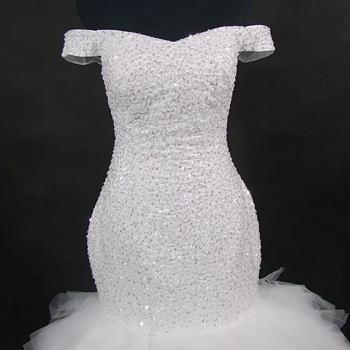 Robes de mariée et de soirée asymétriques à une épaule