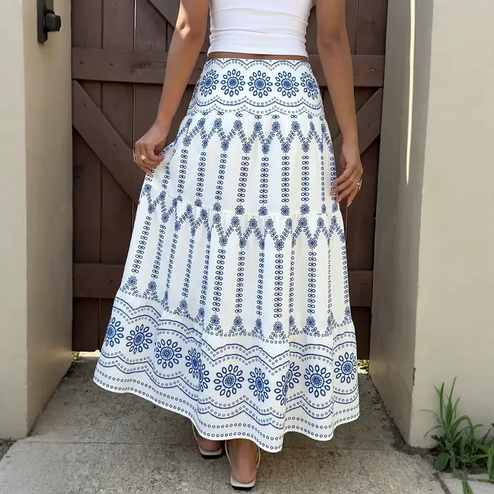 Nouvelle Collection Été 2026 : Robe Mi-Longue Bohème Tendance Vacances à Motifs Ethniques