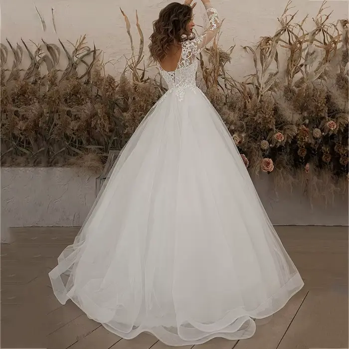 Robe de mariée ivoire à manches longues avec appliques en dentelle et fleurs 3D pour mariage et cérémonies de plage