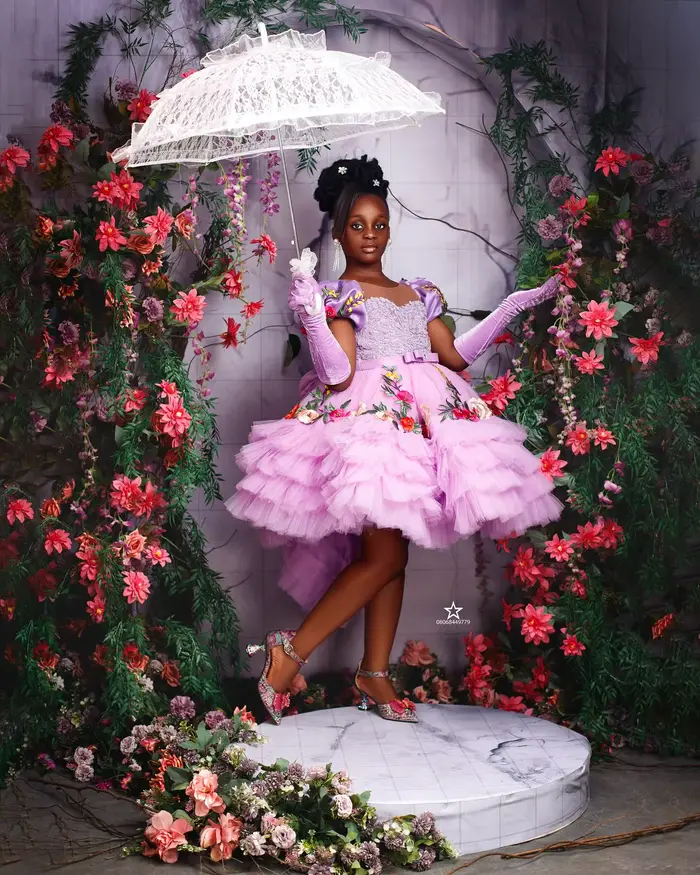 Robe de reconstitution historique florale µpour filles
