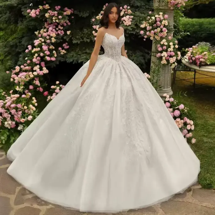 Robe de mariée Maria Novia 2025 en satin et dentelle sans manches perles et broderie pour femmes occasions spéciales