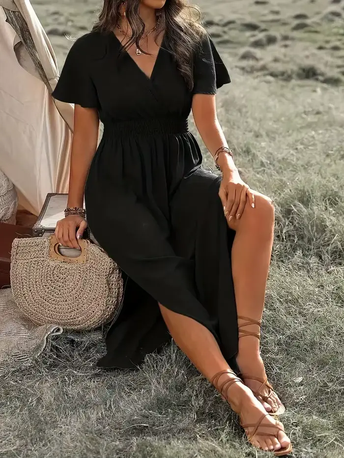 Robe chic grande taille polyester col en V manches courtes flatteuse fente latérale été pour femmes occasions spéciales