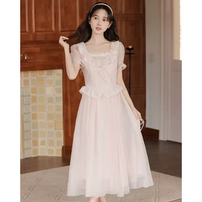 Robe de fée Lolita rose style français rétro tenue de princesse d'été en dentelle douce col à volants manches bouffantes pour femmes occasions spéciales