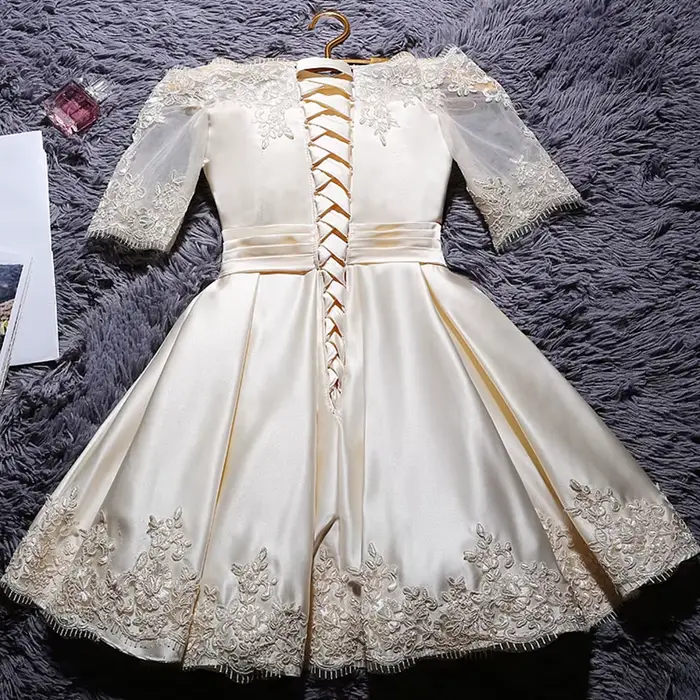 Robe de cocktail champagne col bateau élégante pour femmes soirées formelles remises de diplômes occasions spéciales