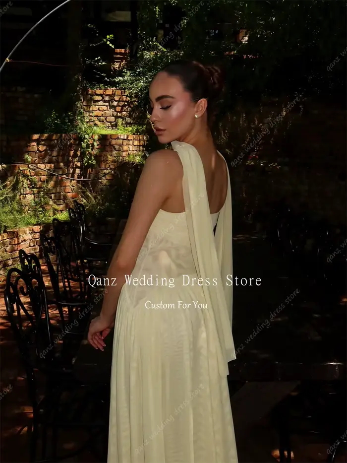 Qanz – Robe de soirée jaune clair