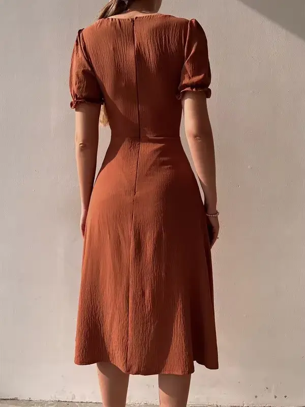 Robe mi-longue à col en V enveloppante de poitrine avec manches courtes bouffantes pour femmes élégantes et sexy occasions spéciales été 2024