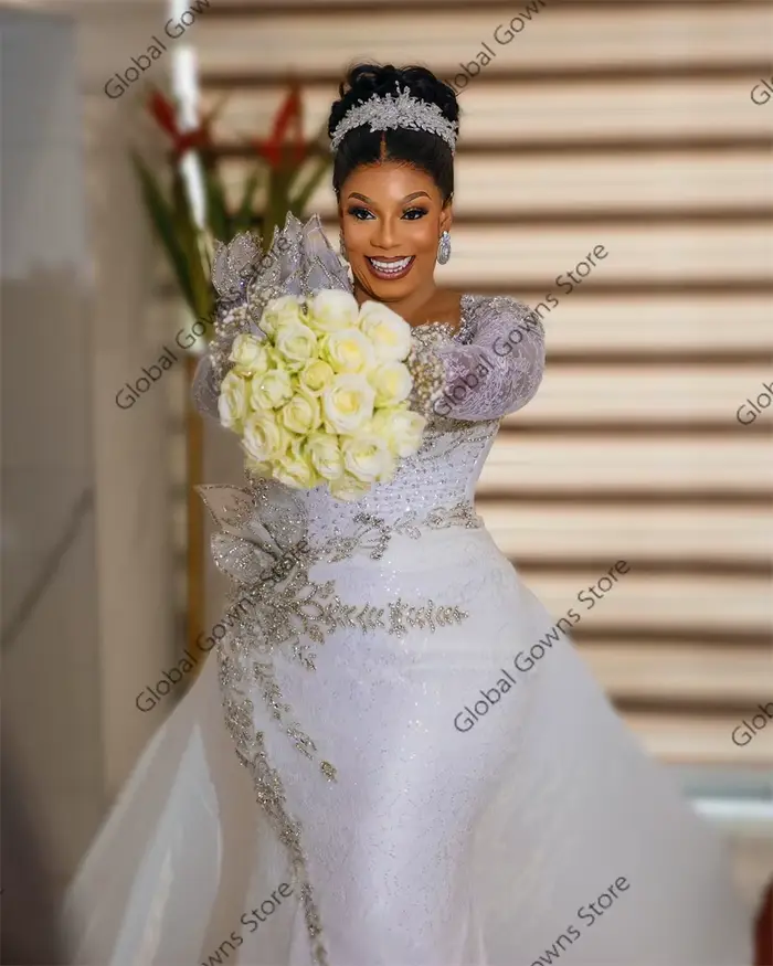 Robe de mariée élégante en dentelle blanche avec train pour femmes enceintes et occasions spéciales