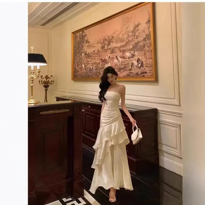 Robe de Soirée Élégante Camisole Sans Manches à Bretelles Coupe Sirène Taille Cintrée Volants Polyvalente Occasions Spéciales
