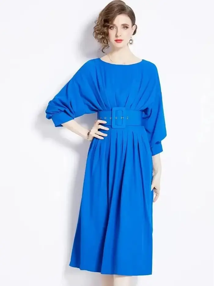 Robe mi-longue plissée pour femmes