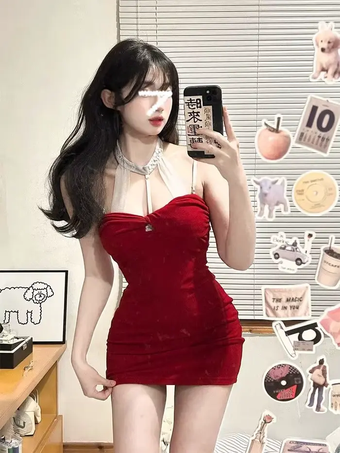 Robe rouge sans bretelles pour femmes