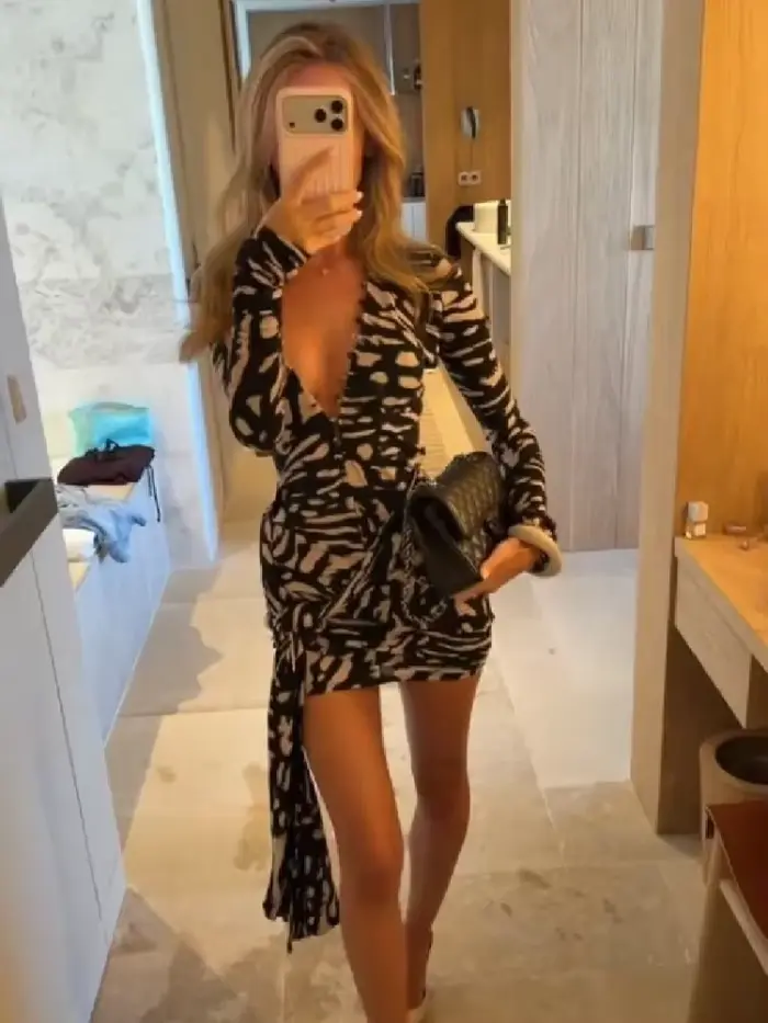 Robe mini moulante noire imprimée sexy pour femme