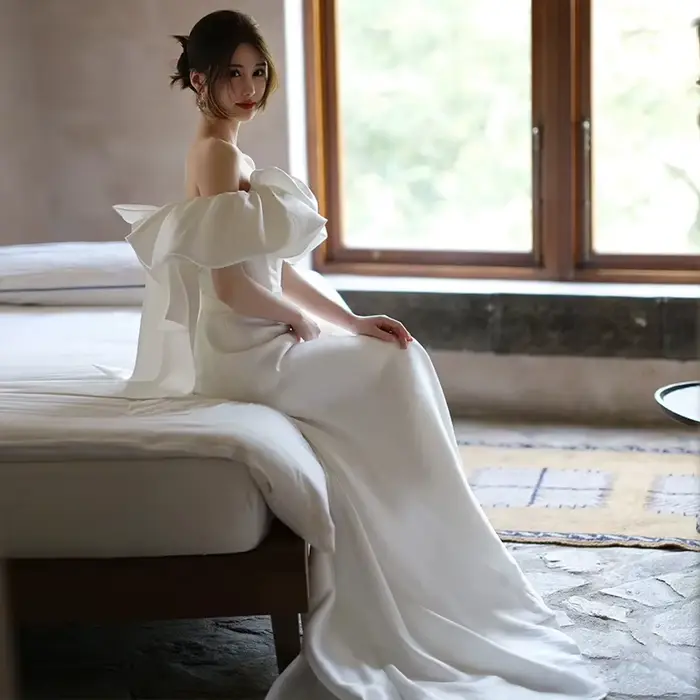 Robe de mariée légère en satin