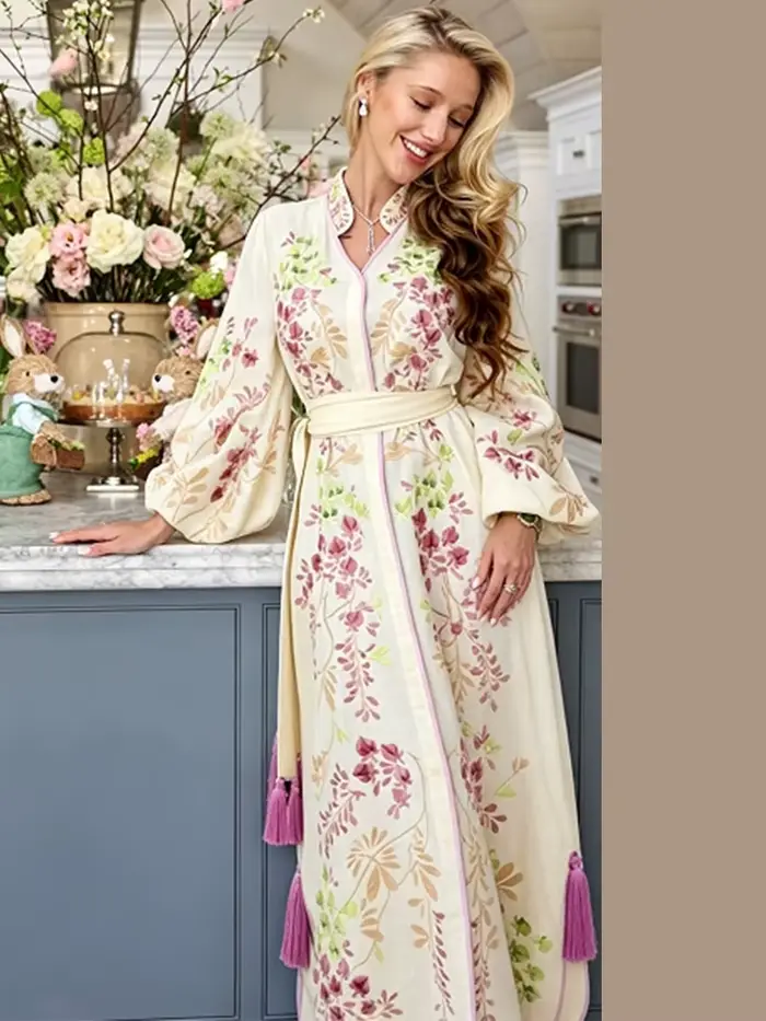 Robe longue chic à fleurs avec ceinture élégante