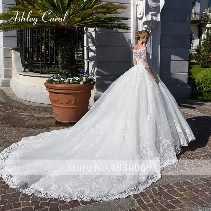 Robe de bal Ashley Carol col bateau avec veste luxe train de chapelle princesses mariées occasions spéciales