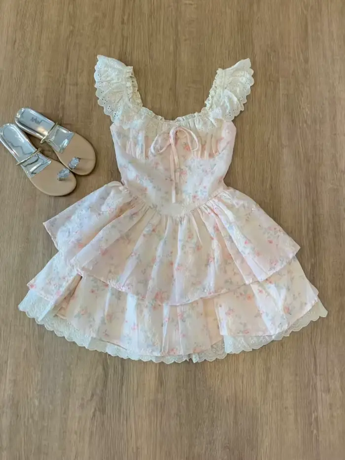 Robe d'été à fleurs dispersées pour femmes, mode française, douce, Slim, épaules dénudées, dentelle,