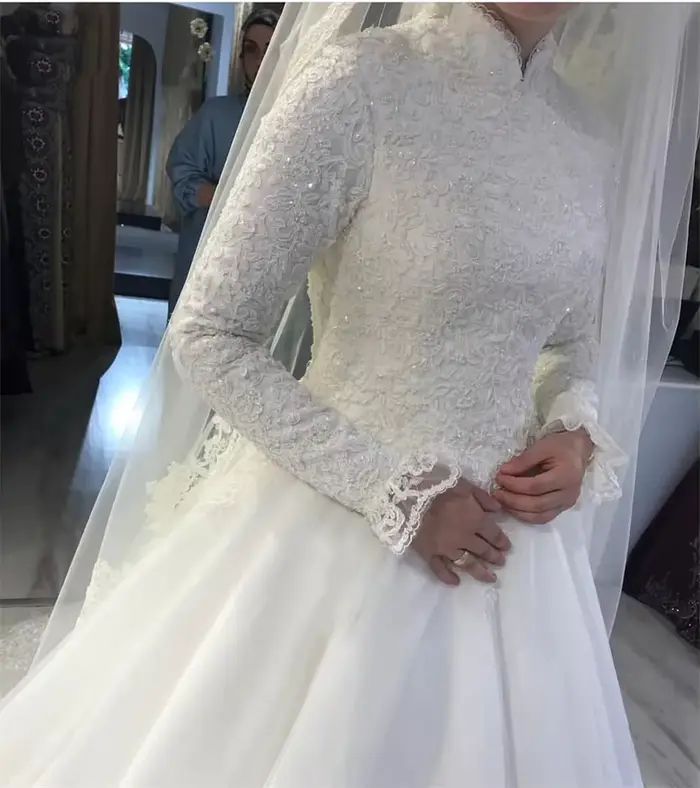 Robes De mariée musulmanes arabes personnalisées princesse col haut manches longues dentelle Appliques perles