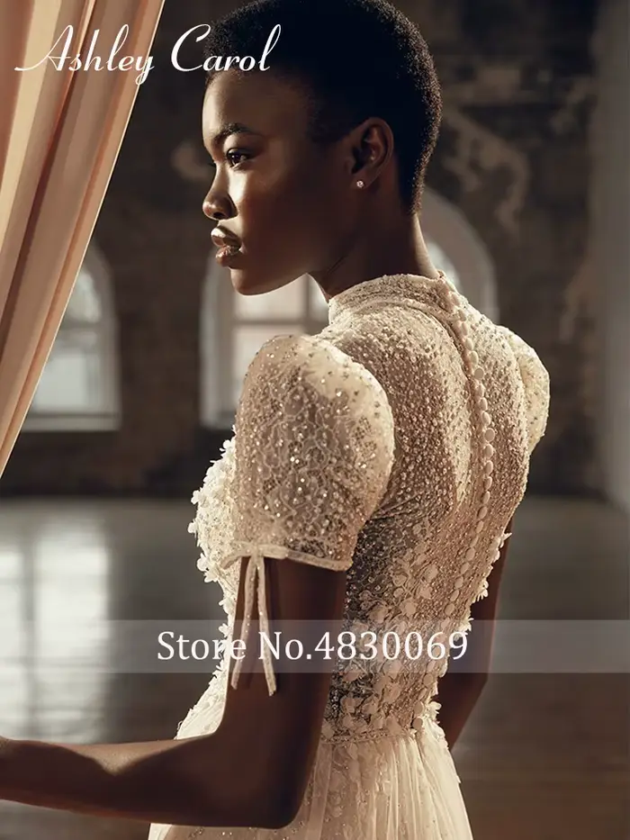 Ashley Carol-Robe de mariée bohème à col rond avec appliques