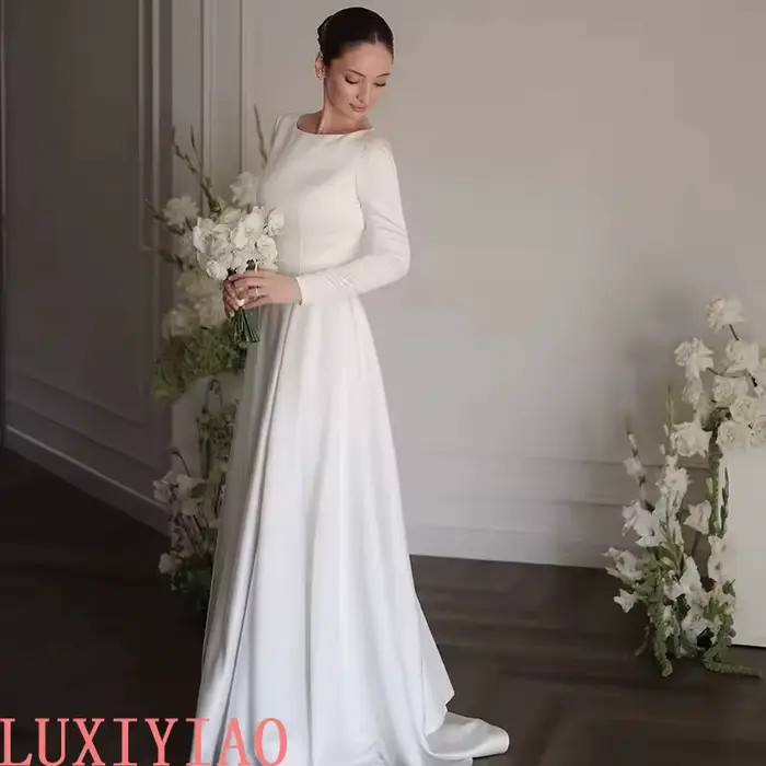 Robe de mariée longue trapèze blanche personnalisée
