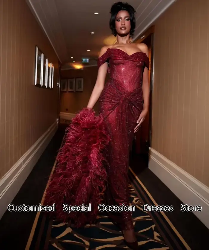 Robe de soirée rouge généreuse, style sirène, épaules dénudées, paillettes scintillantes, plissée, r