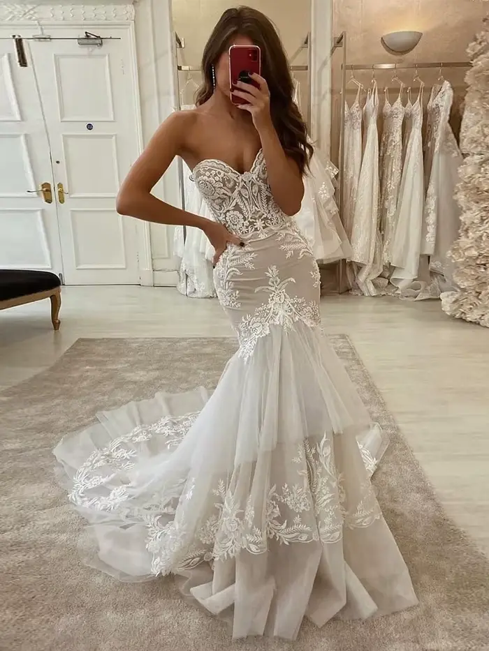 Robe de Mariée Sirène en Dentelle avec des Appliques