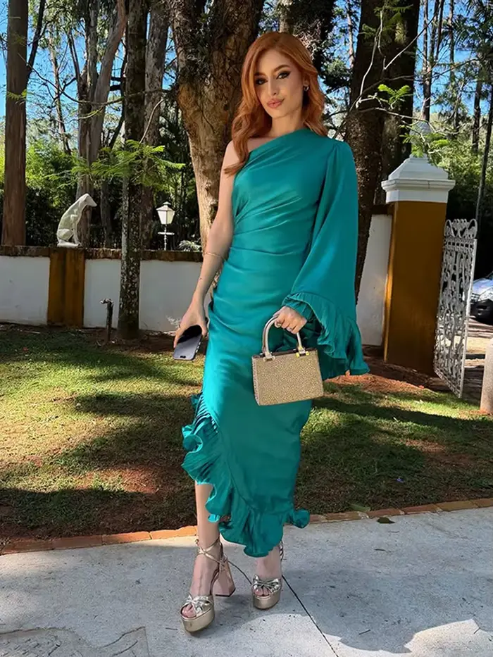 Mini robe de soirée en velours perlé pour femme