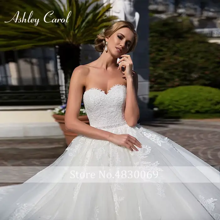 Robe de bal Ashley Carol col bateau avec veste luxe train de chapelle princesses mariées occasions spéciales