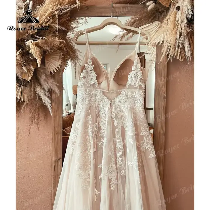 Robe de mariée bohème avec appliques en dentelle