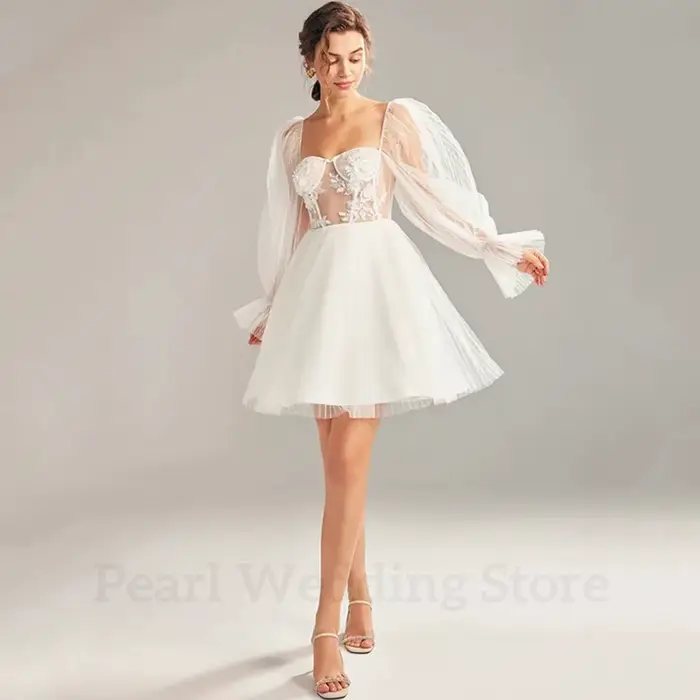 Robe de mariée courte moderne col carré manches lanternes dentelle et appliques pour mariage civil ou remariage à offrir femmes occasions spéciales ```