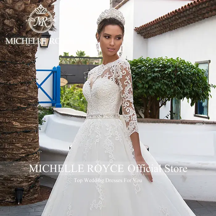 Robe de mariée Michelle Royce en coton, polyester, soie et mousseline avec train de chapelle et décolleté cuillère pour femmes enceintes et occasions spéciales
