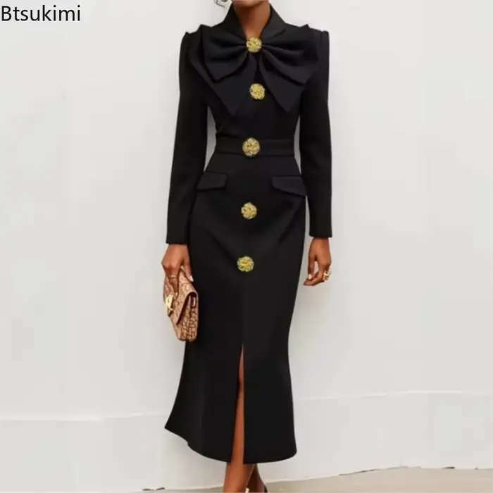 Robe tricotée ajustée pour femme à grands boutons et motif papillon