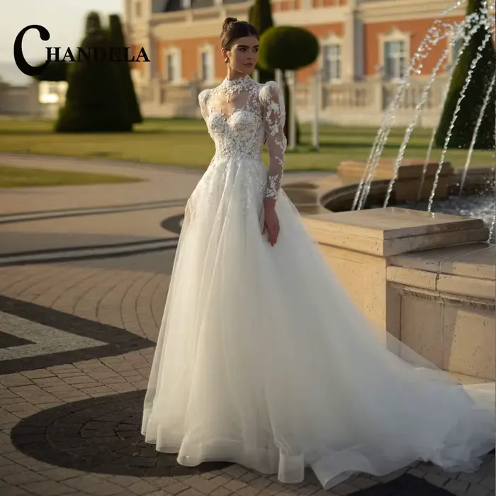 CHANDELA Robe de mariée élégante à col montant pour la mariée