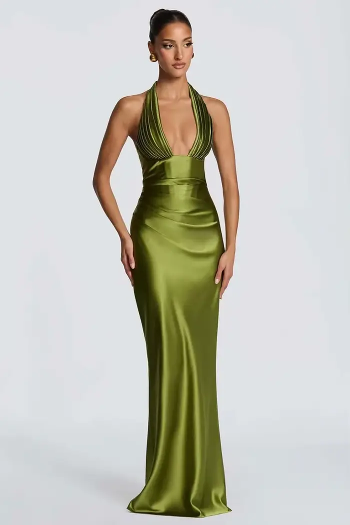 Robes de bal en satin pour femmes