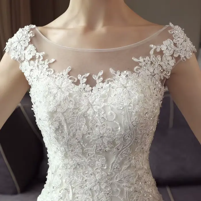 Robe de mariée de luxe en dentelle brodée col rond silhouette sirène personnalisée pour femmes enceintes occasions spéciales