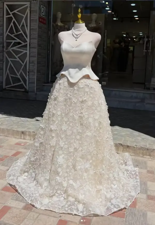Robe de soirée saoudienne personnalisée sans manches avec décolleté cœur, sequins et appliques florales pour bal de promotion et soirées officielles
