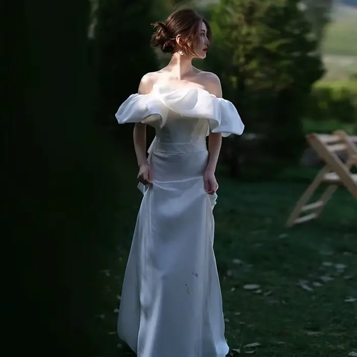 Robe de mariée légère en satin, jupe personnalisée, tempérament minimaliste français, fil de sortie 