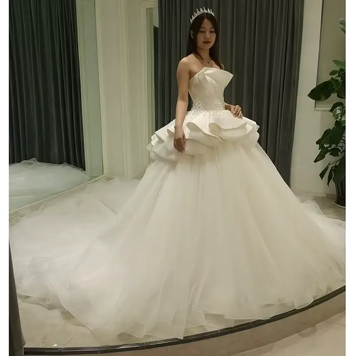 8302 Personnalisé robe de mariée boutique en ligne célébrité satin perlé Hors épaule haute qualité princesse