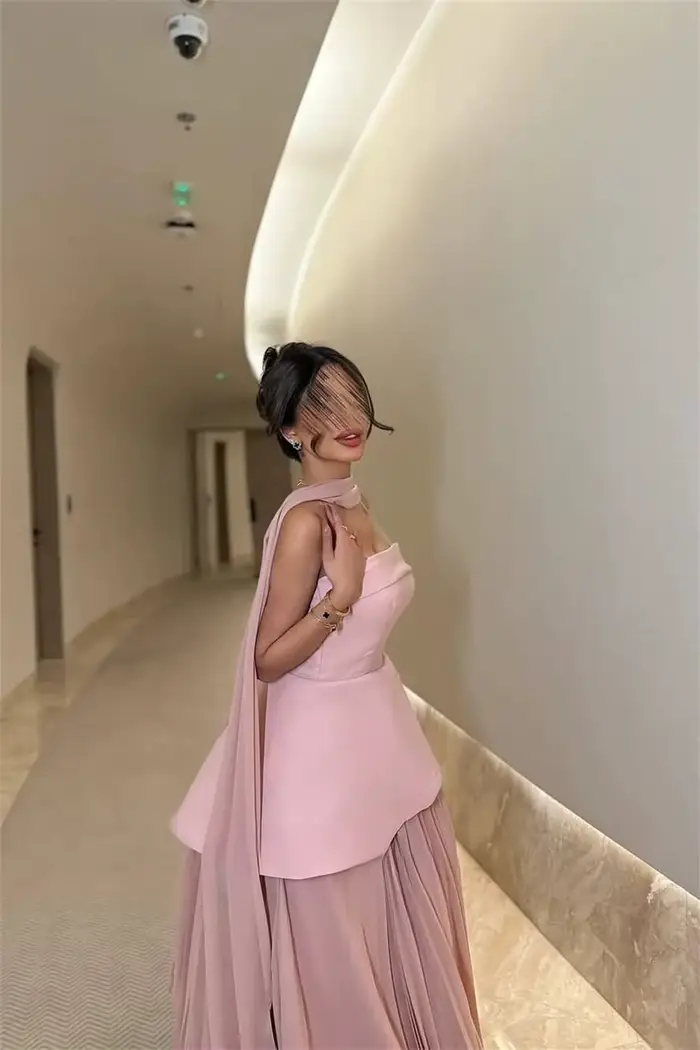 Robe de Cocktail Élégante Personnalisée en Polyester avec Soutien-Gorge Intégré pour Femmes Occasions Spéciales Bal de Promo Remise de Diplôme