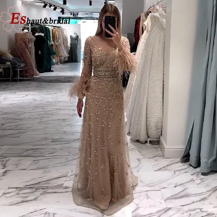 Robe de soirée élégante en plumes de dubaï pour femmes