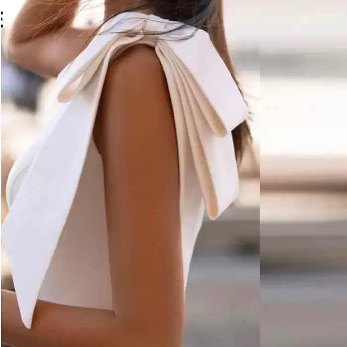 Robe de mariée sirène en mousseline et satin avec décolleté cuillère et applications en cristal pour femmes grandes tailles occasions spéciales