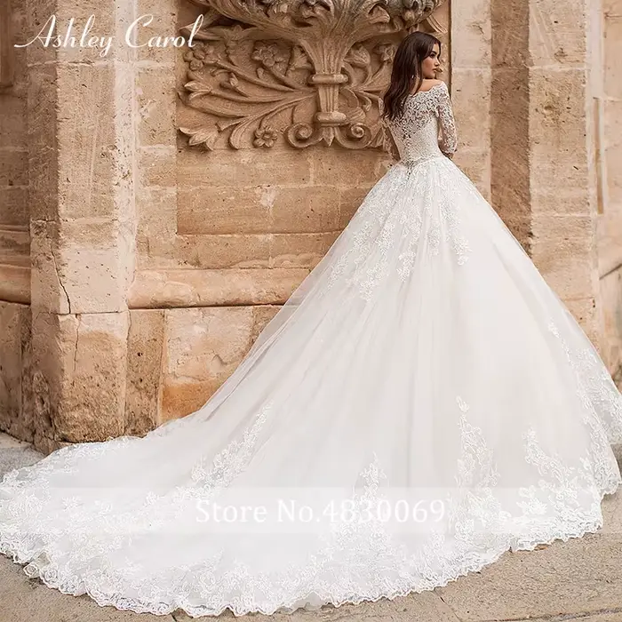 Robe de mariée princesse Ashley Carol en coton, polyester, soie et mousseline avec soutien-gorge intégré pour femmes, col bateau, train de chapelle, appliques et perles, adaptée aux futures mamans, pour mariages et soirées de célébrités