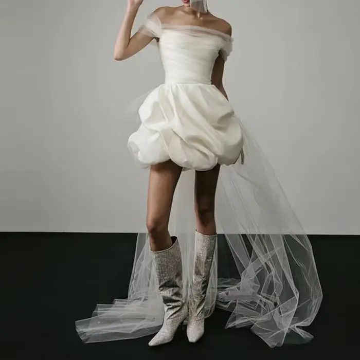 Robe de Mariée Courte Classique et Élégante