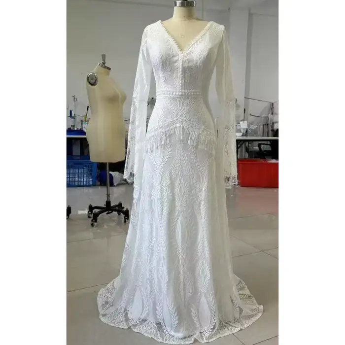 Robe légère en dentelle pour mariage style bohème dos nu manches trompette élégante pour mariée cérémonie extérieure plage personnalisée