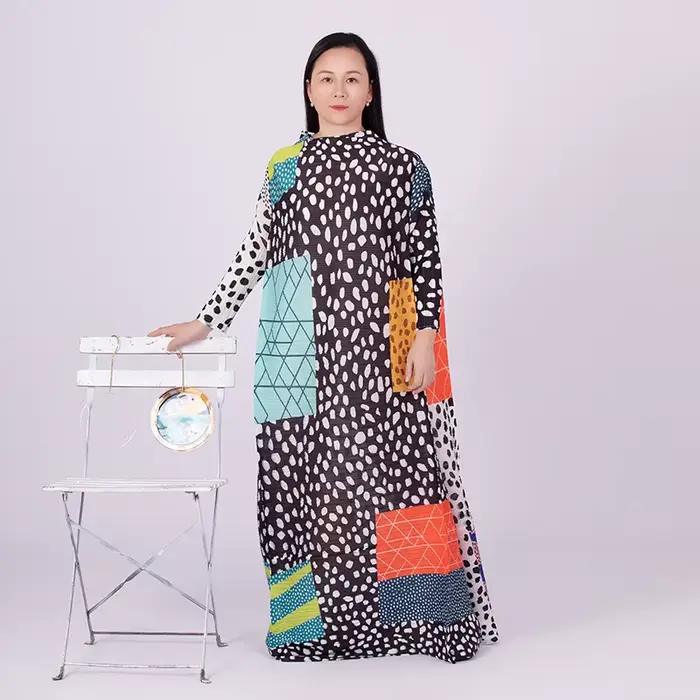 Robe plissée léopard à manches longues et col rond pour femmes