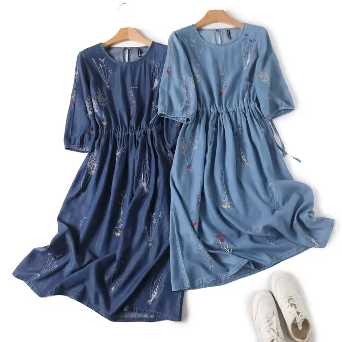 Robe en jean bohème brodée florale col rond manches courtes cordon de serrage pour femmes ajustement et évasement printemps été ocassions spéciales vacances