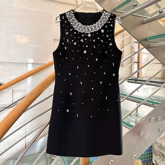 Robe d'été ornée de cristaux lourds 2025 | Mini