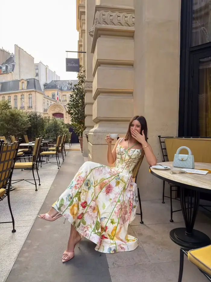 Robe élégante à imprimé floral pour femme