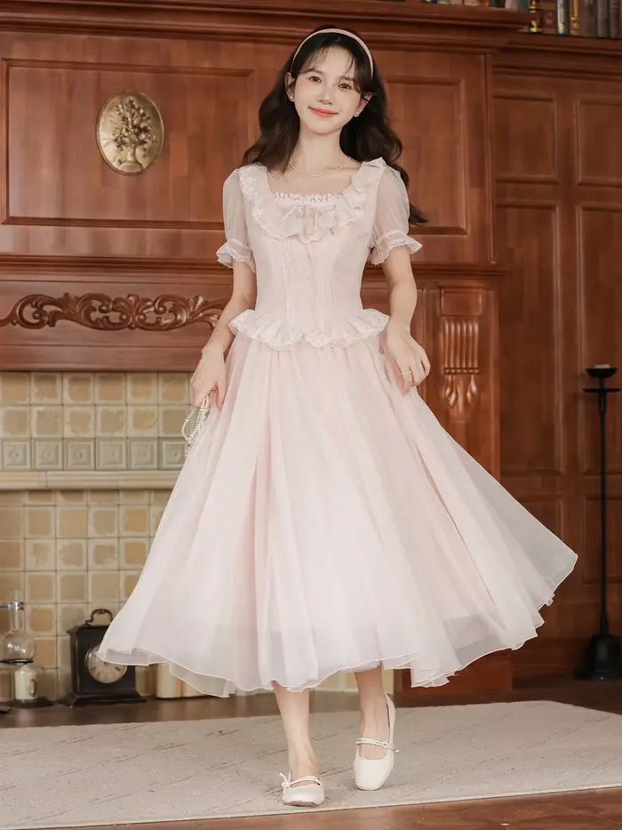 Robe de fée Lolita rose style français rétro tenue de princesse d'été en dentelle douce col à volants manches bouffantes pour femmes occasions spéciales