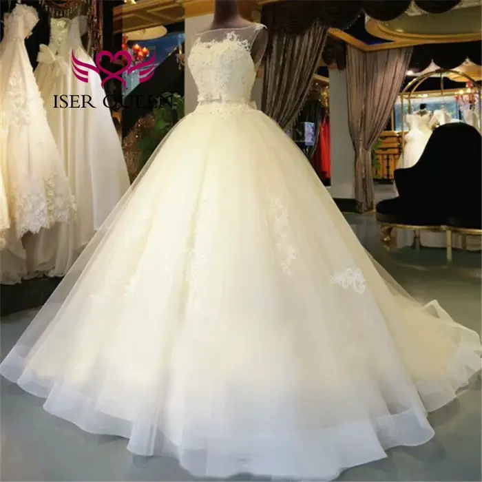 Robe de mariée princesse personnalisée à dos évidé