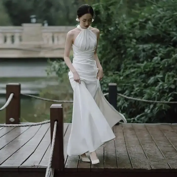 Robe de mariée en satin blanc simple pour femme
